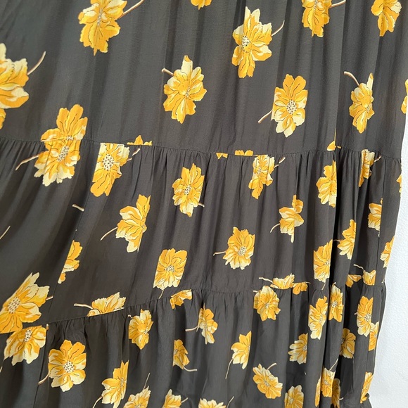 Madewell Button-Front Tier Dress in Fall Flowers - Picture 10 of 15